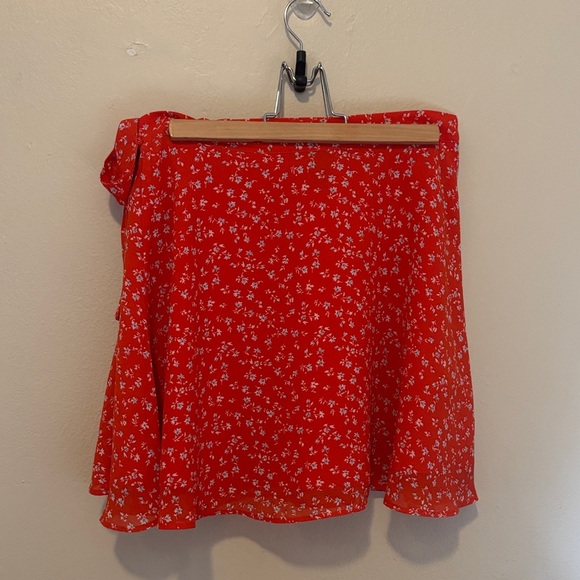 Forever 21 Red Floral Skirt - Picture 3 of 3